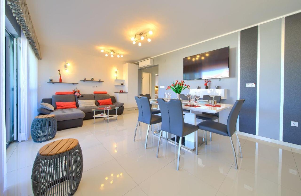Apartment Crystal Aura มาลินสกา ภายนอก รูปภาพ