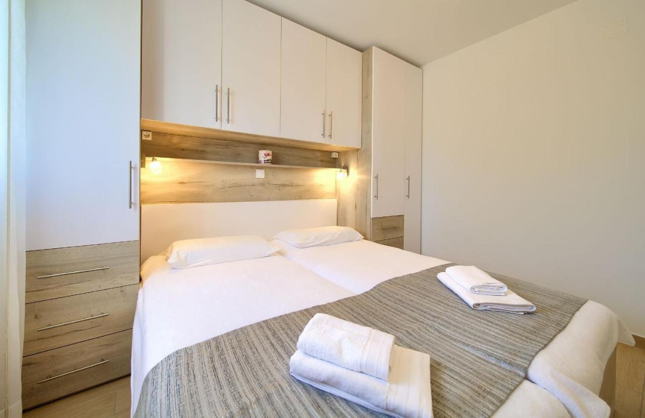 Apartment Crystal Aura มาลินสกา ภายนอก รูปภาพ