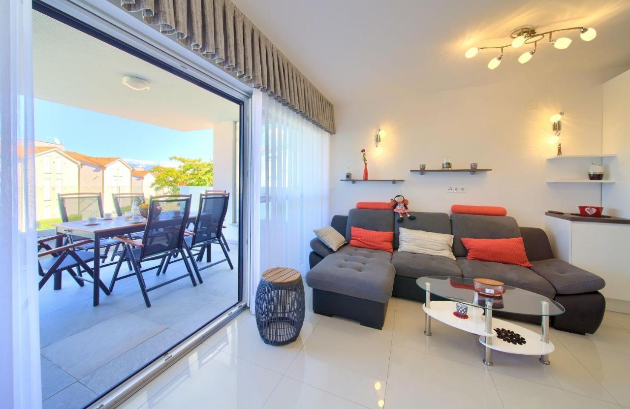 Apartment Crystal Aura มาลินสกา ภายนอก รูปภาพ